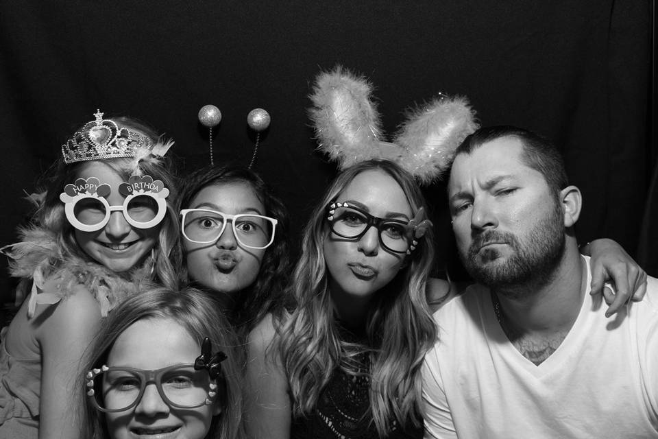 Fantastic Snap Photobooth - Photo Booth Rental