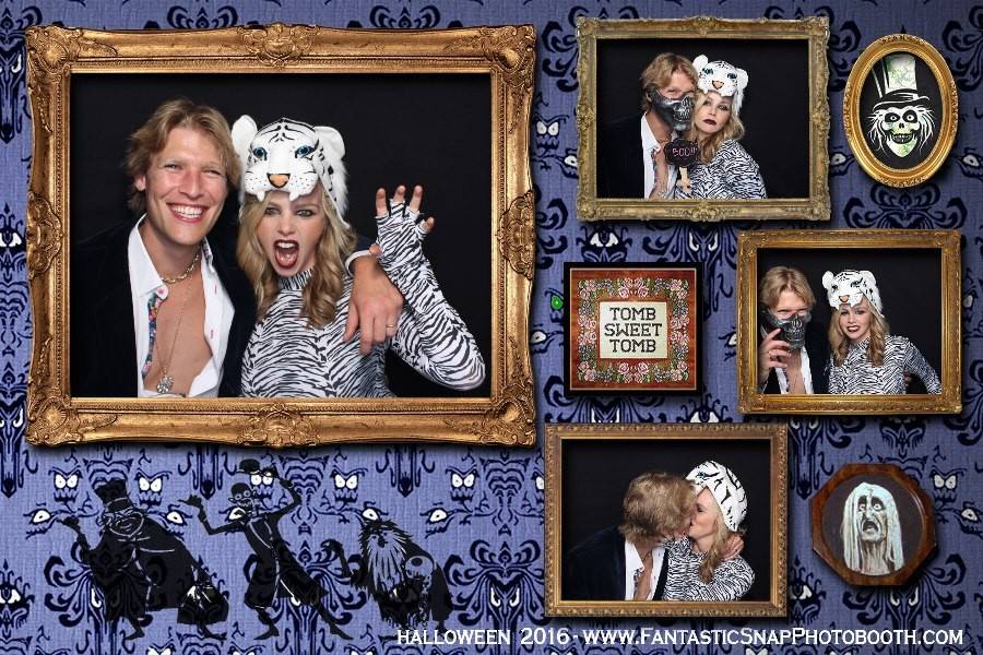 Fantastic Snap Photobooth - Photo Booth Rental