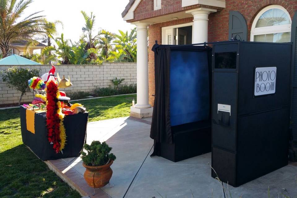 Fantastic Snap Photobooth - Photo Booth Rental