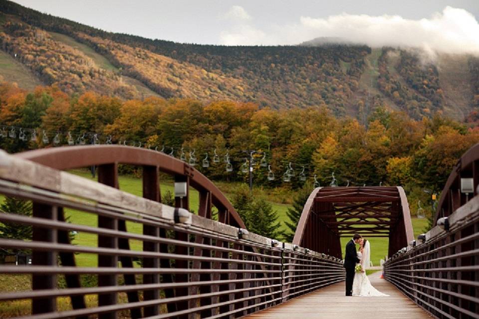 Kiss on the bridge