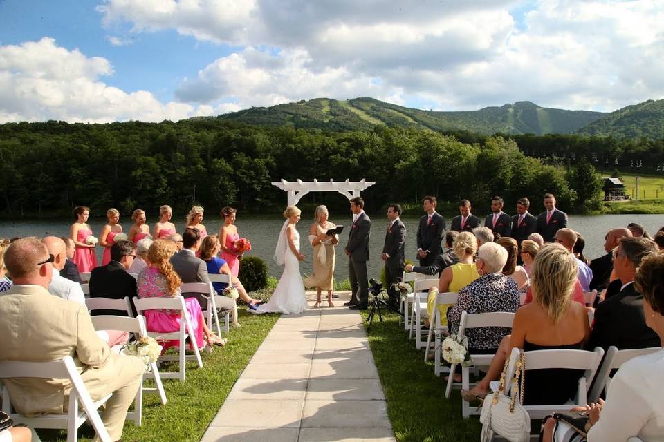 Wedding by the lake