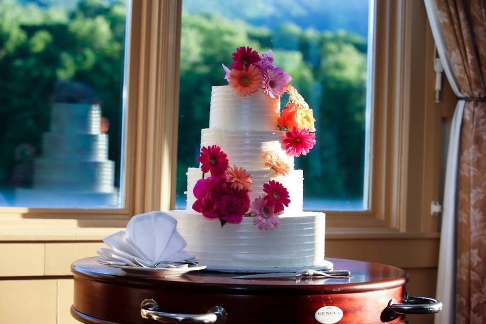 4-tier wedding cake