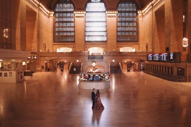 At the station - Feathersouls Films