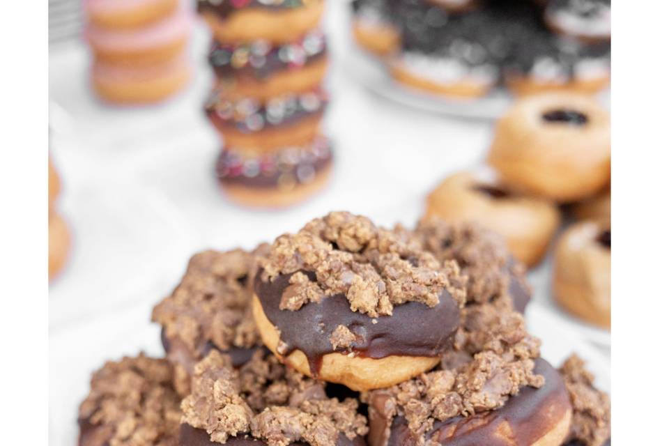 Donut Dessert Table (Reese's)