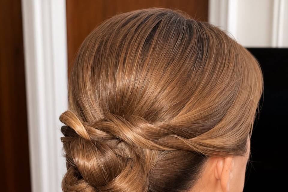 Refined bridal glam with a