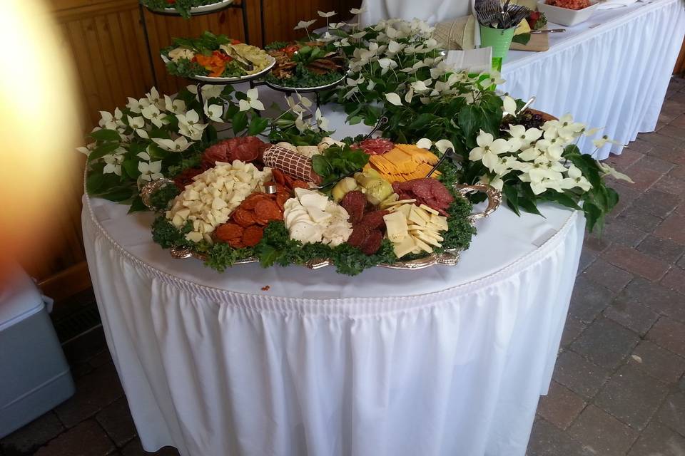 Cheese, crudites and fruits