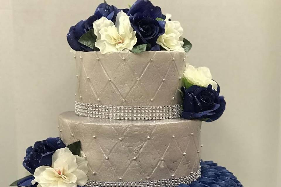Silver Quilted w/Blue Rosettes