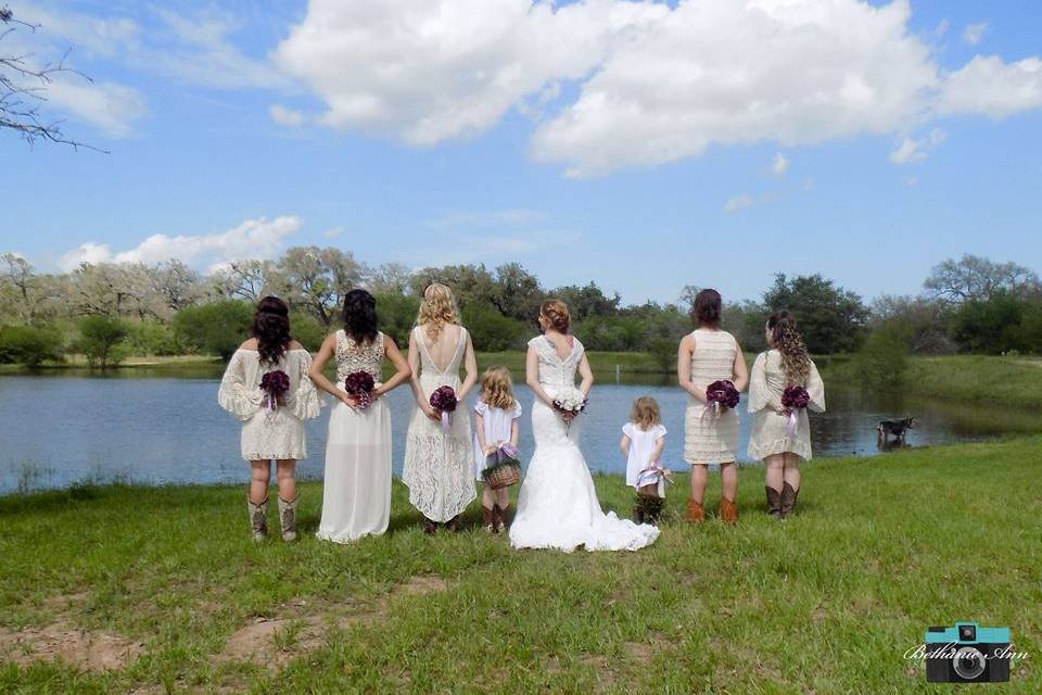 Bride & her bridesmaids