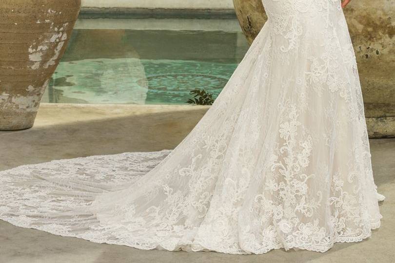 Strapless lace wedding dress