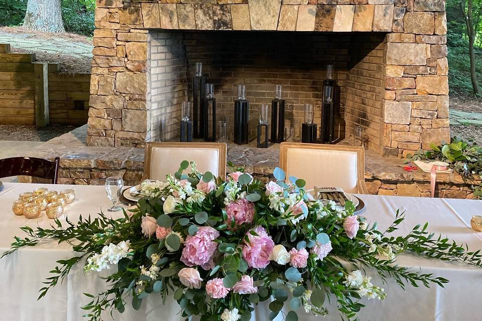 Sweetheart table and Mantle