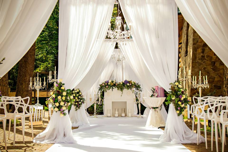 Beautiful Outdoor Ceremony