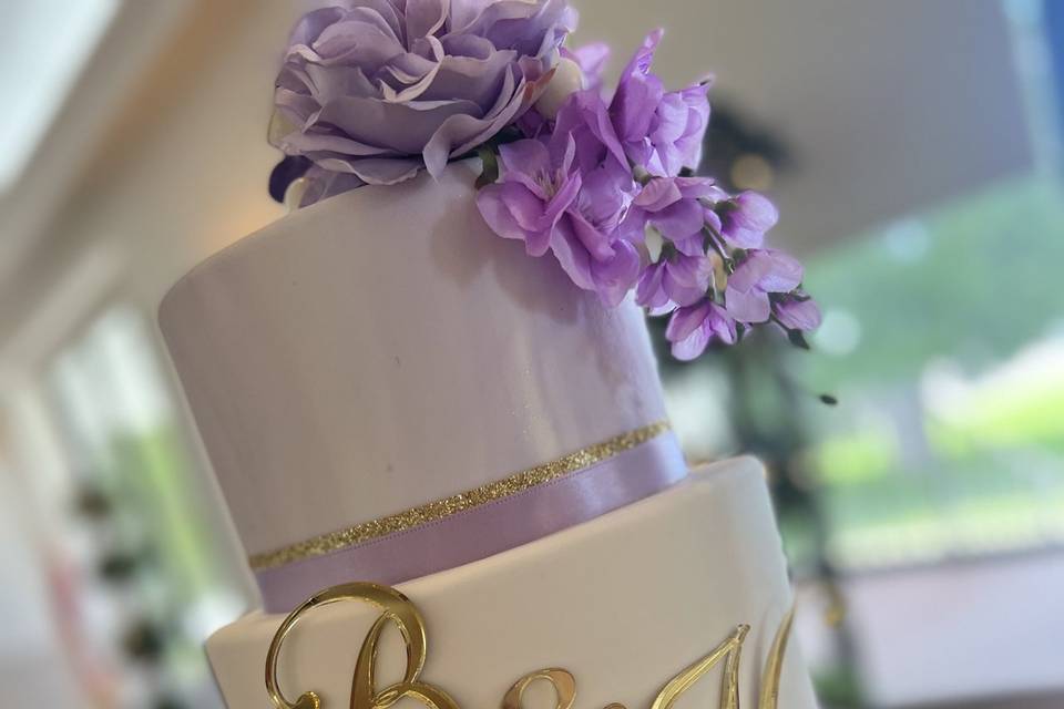 B & H wedding cake