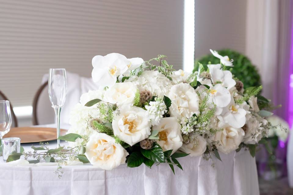 Sweetheart table arrangement