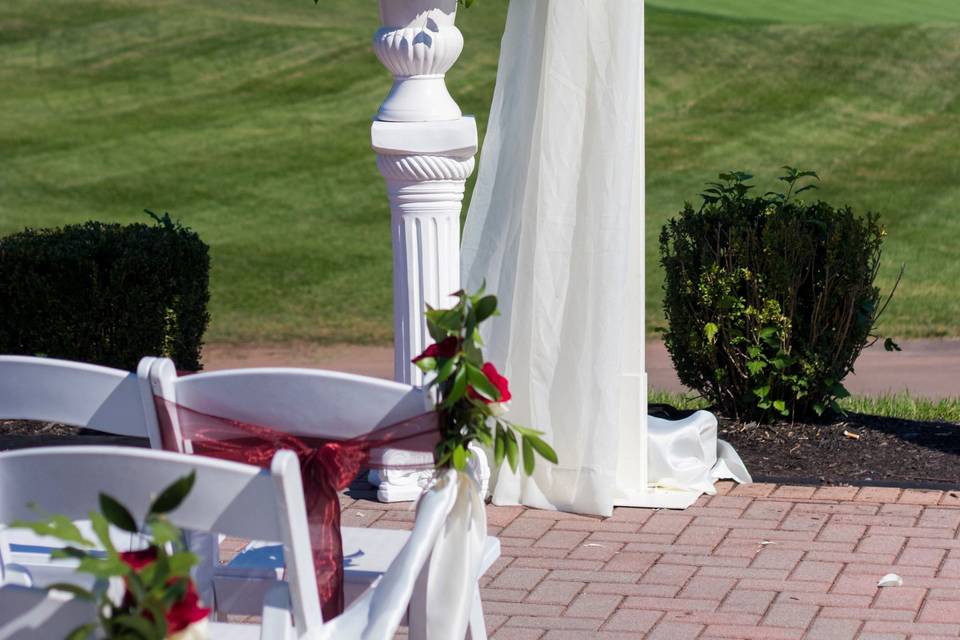 Altar/column arrangement