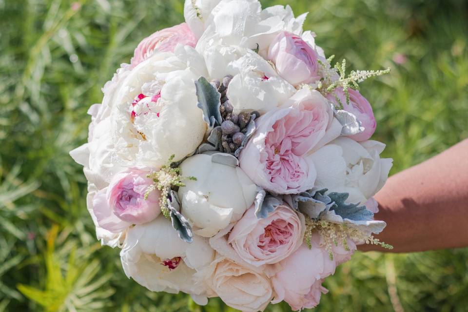 Peonies & garden rose bouquet