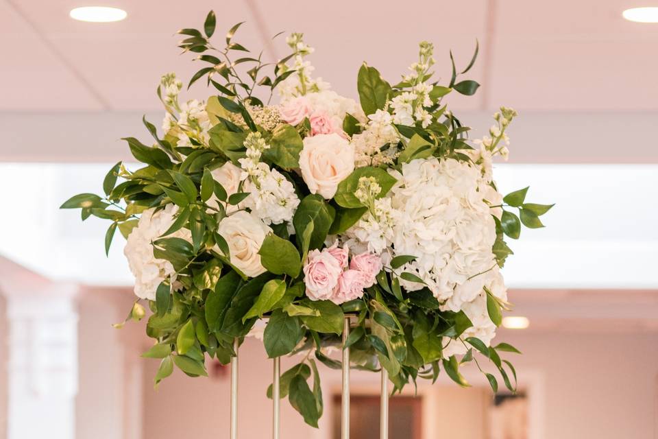 Blush and ivory centerpiece