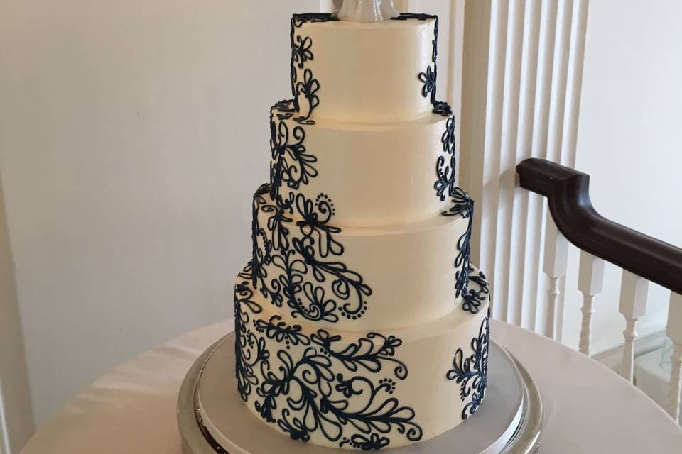 Cake with lace detailing