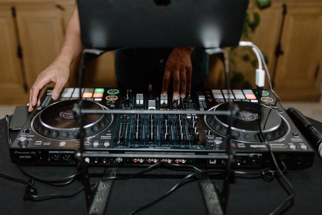 Gear: Pioneer DDJ-1000SRT