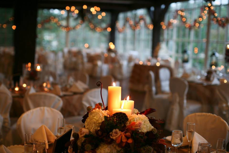 Table setting with centerpiece