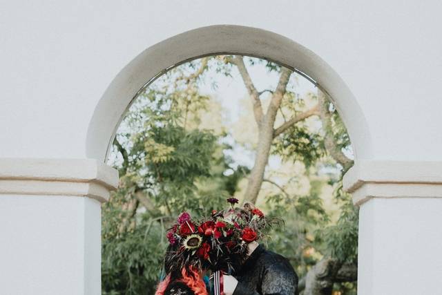 Couple's kiss