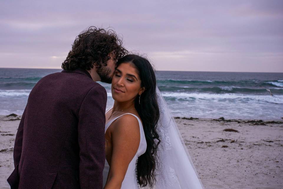 Couple kiss on beach