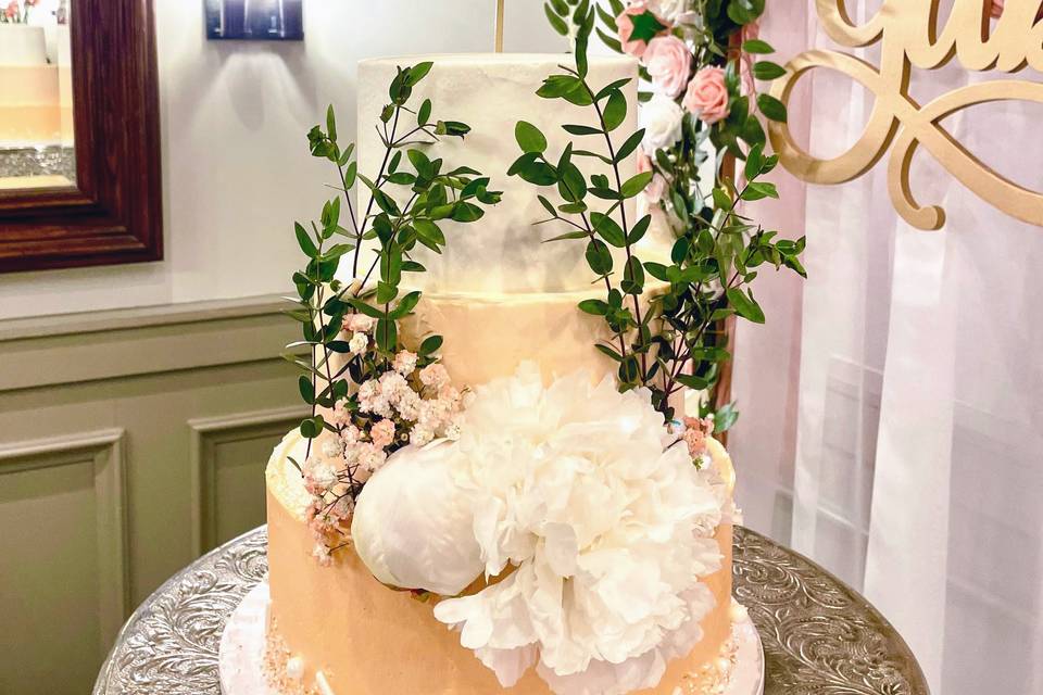 Peach Floral Cake