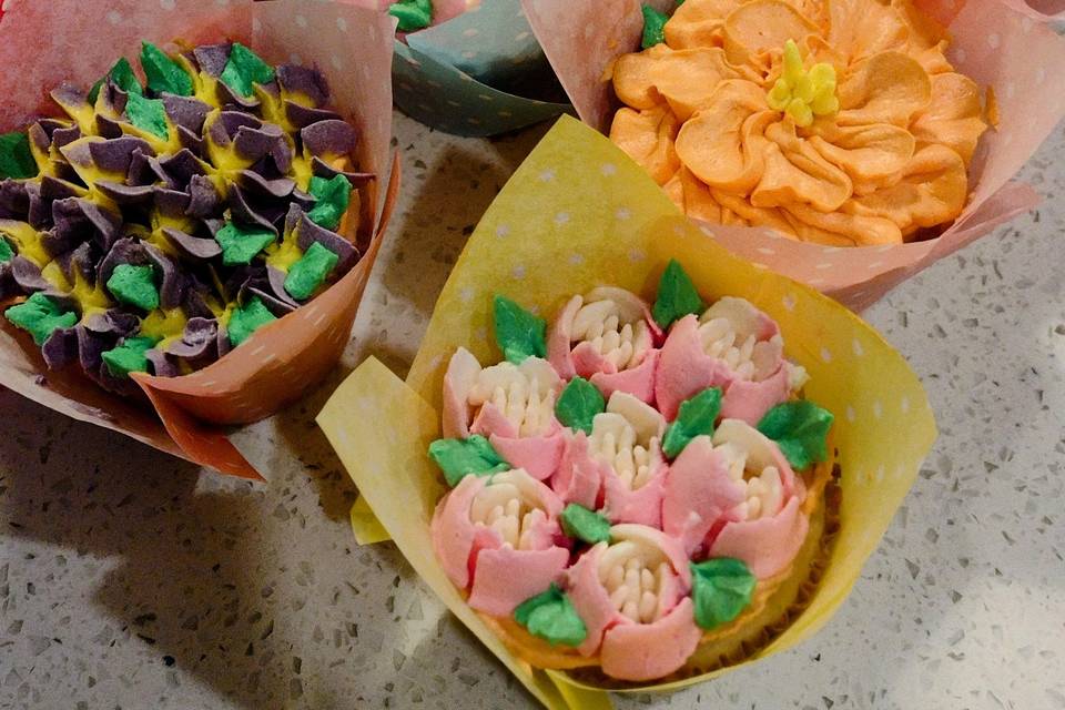 Floral cupcakes