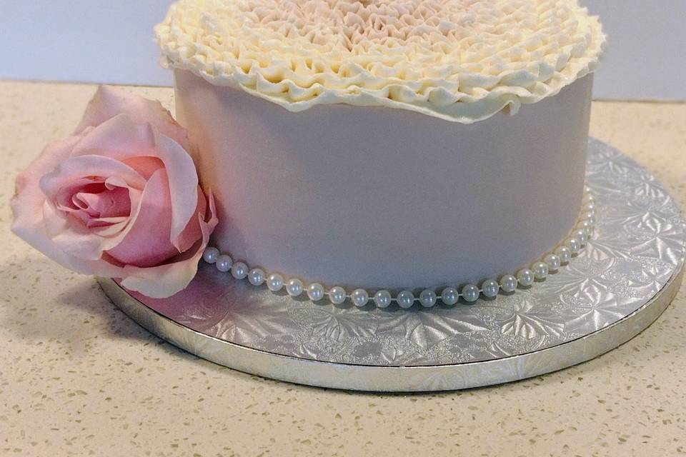 Simple one tier cake