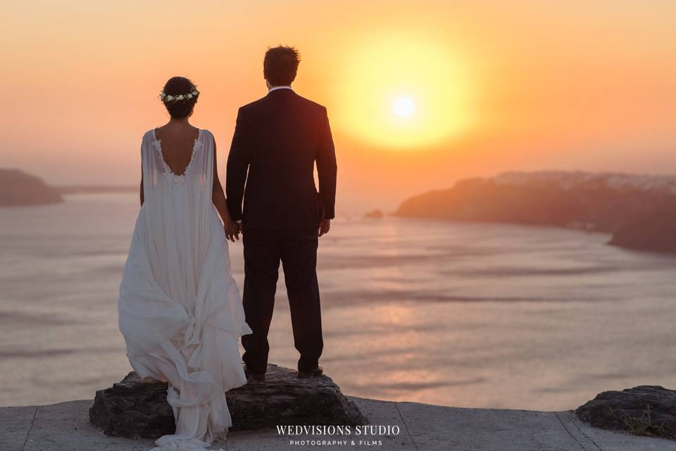 Couple by the sunset - Photo: Vangelis Photography