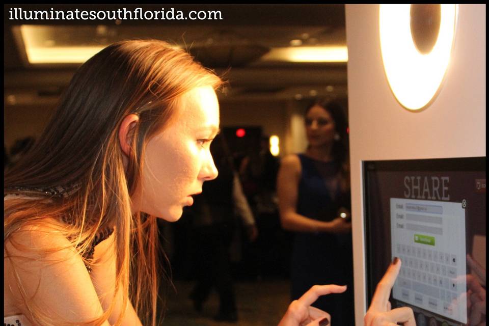 ILLUMINATE South Florida Photo Booth