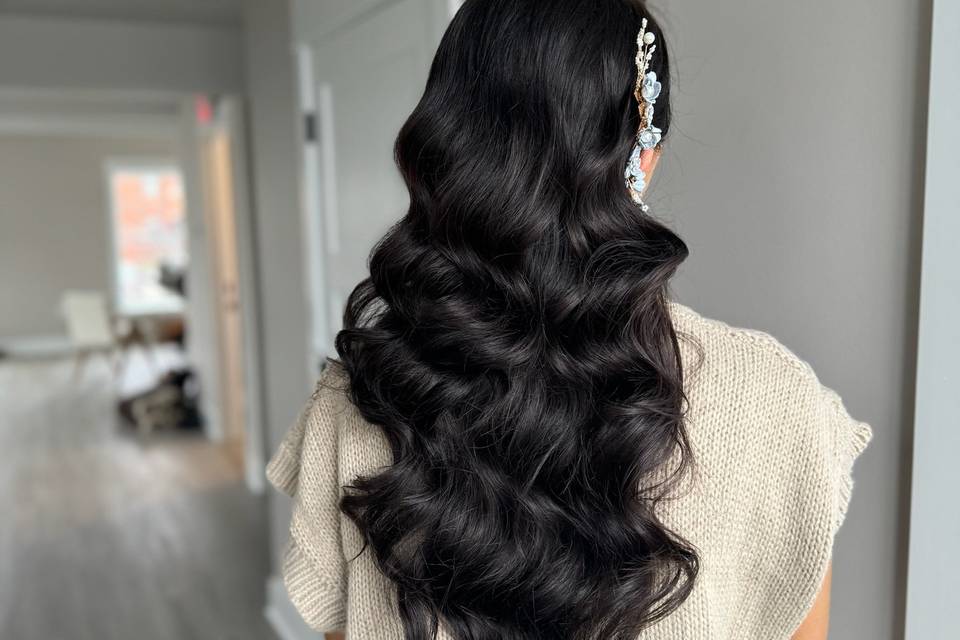 Hollywood Waves