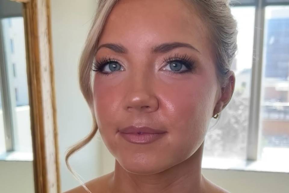 Bridal Glowy Glam