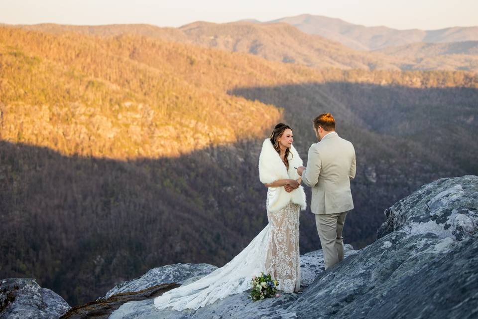 Mountain elopement ceremony