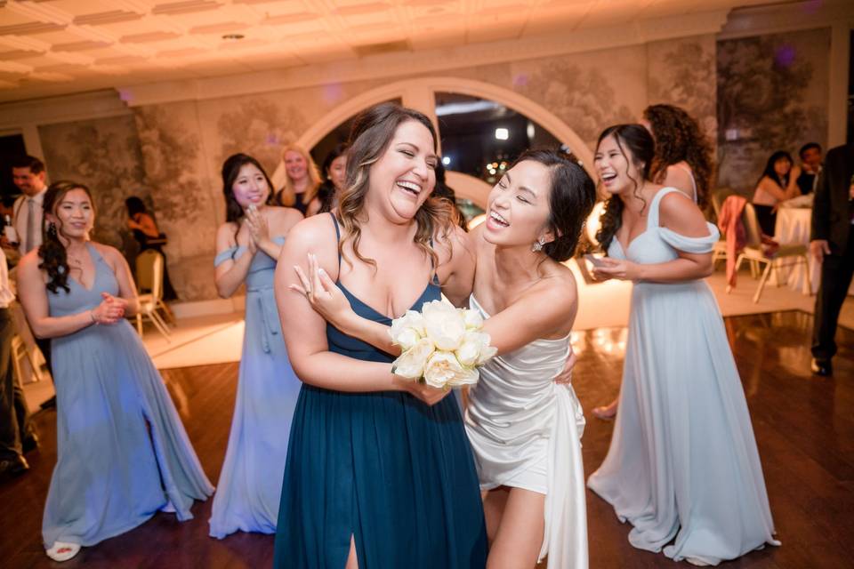 Bouquet toss