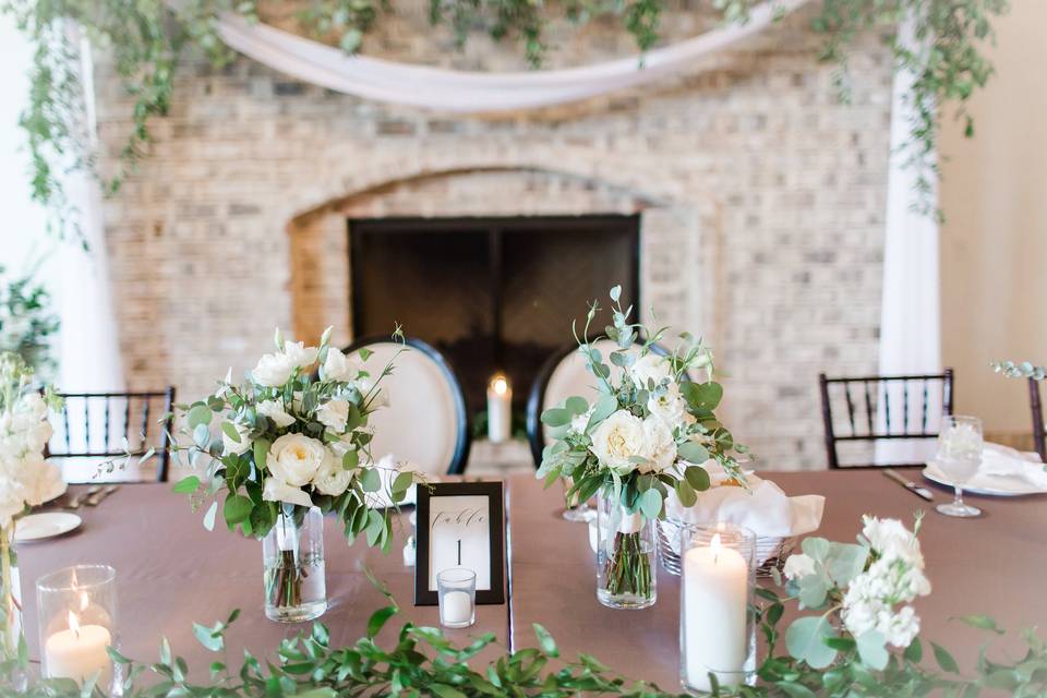 Bridal table with Bouquets