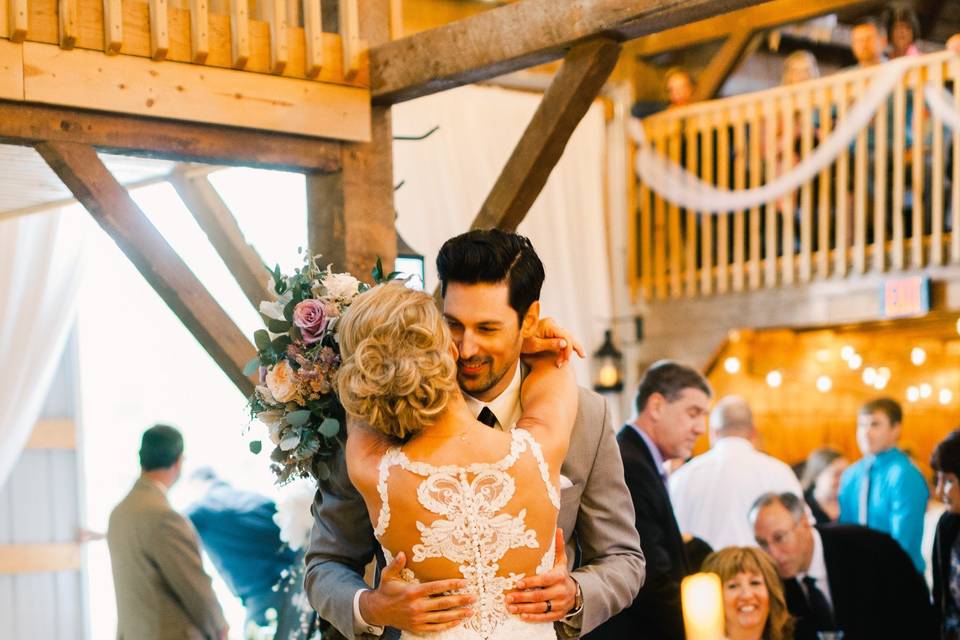 OMG the back of her dress!