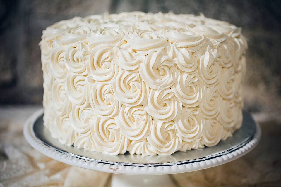 Vanilla rosette cake