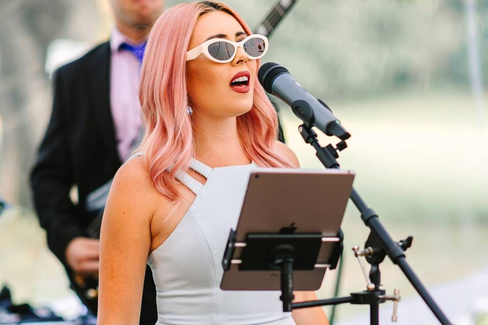 Outdoor wedding feels