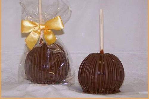 Caramel Apple with milk chocolate.