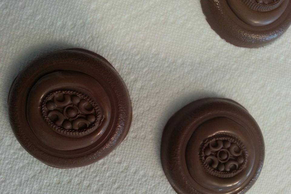 Circular chocolates