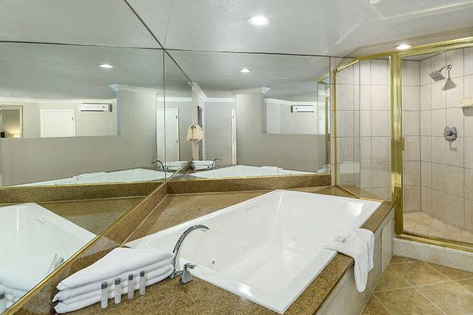 Honeymoon Suite