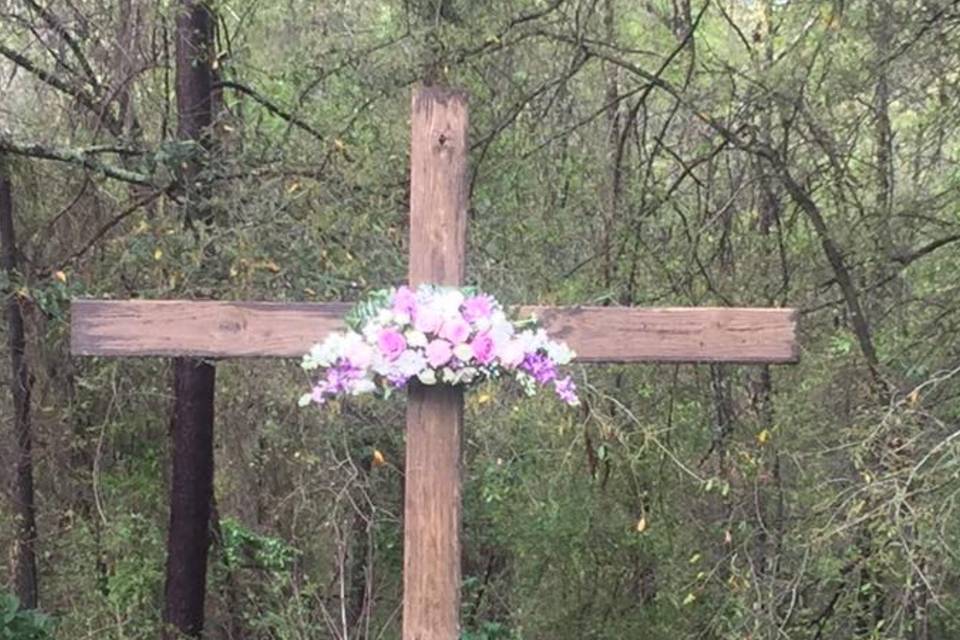 Outdoor  wedding cross