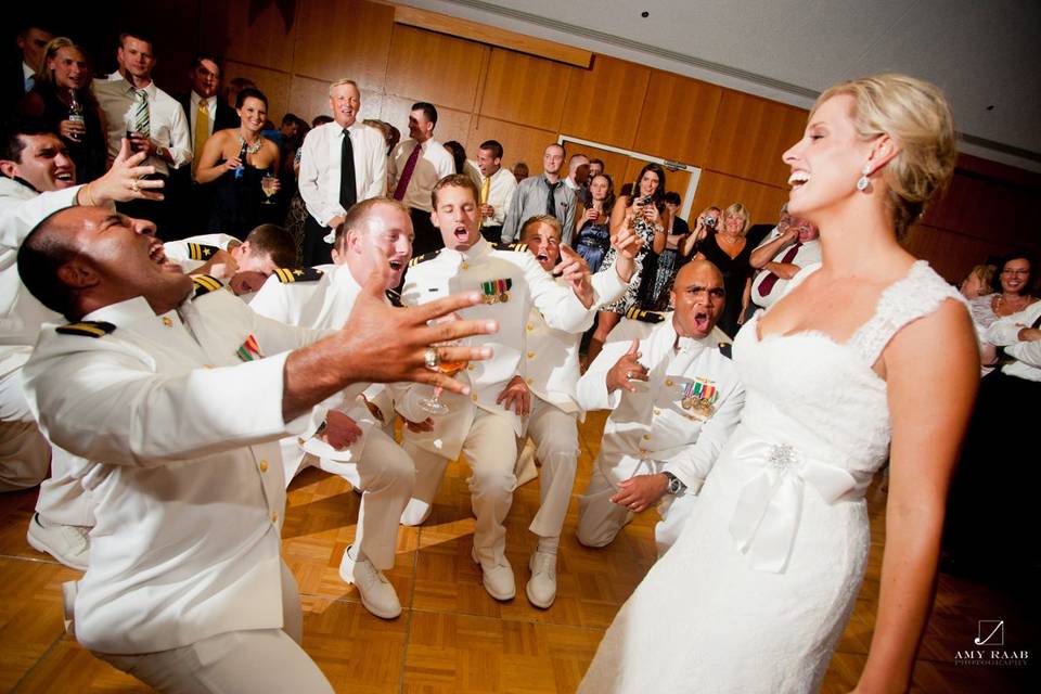 Bride having fun - Amy Raab Photography