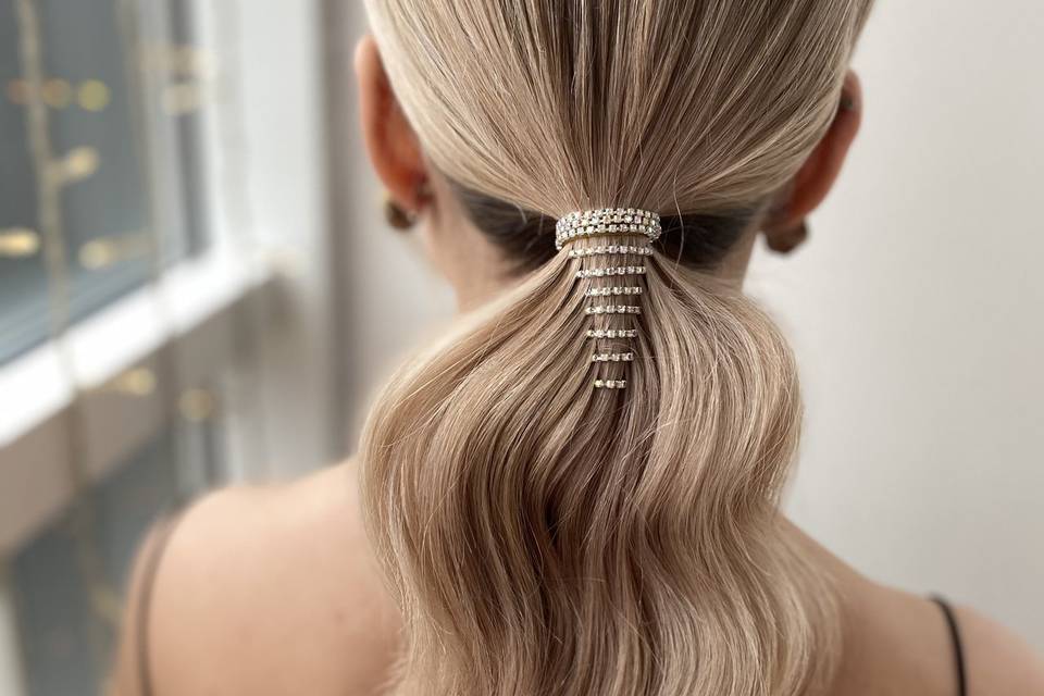 Fashionable ponytail
