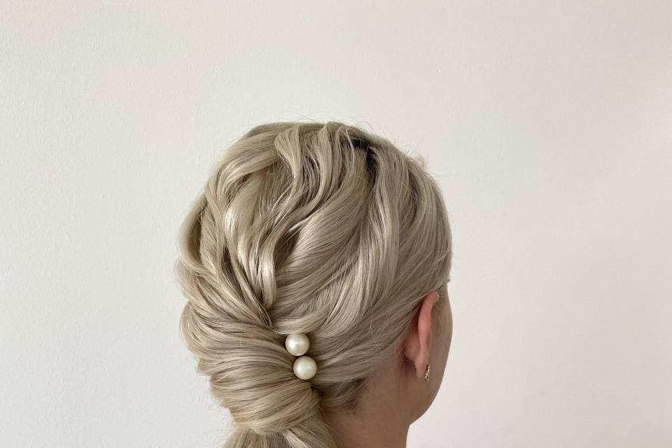 Textured ponytail