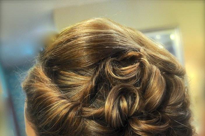 Hair by: Rooza
Make up by: Priscilla Dorinas
Photographer: Andrea Wilber