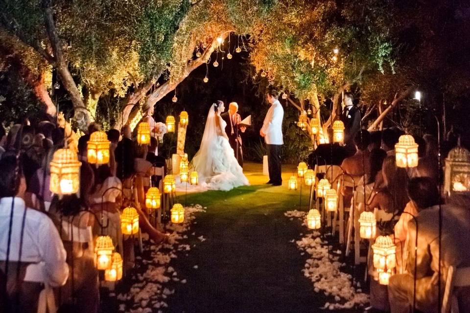 Ceremony under the lantern