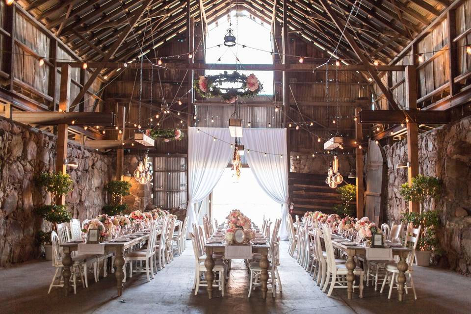 Barn venue and decor