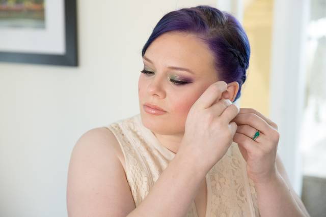 Bride earrings | Photography by Peter Toegel Photography