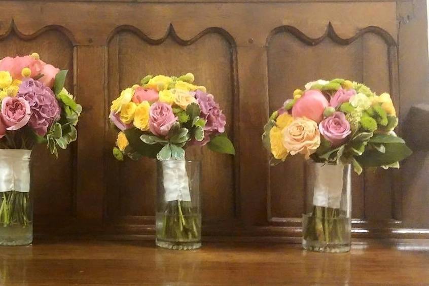 Floral table centerpieces